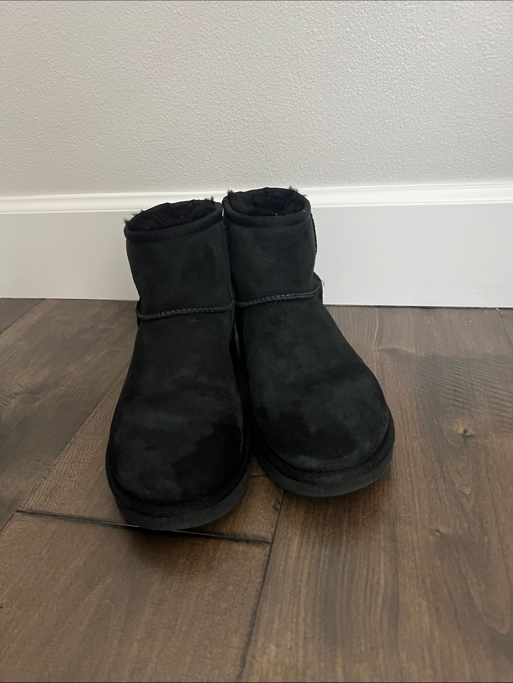 Black short UGG boots